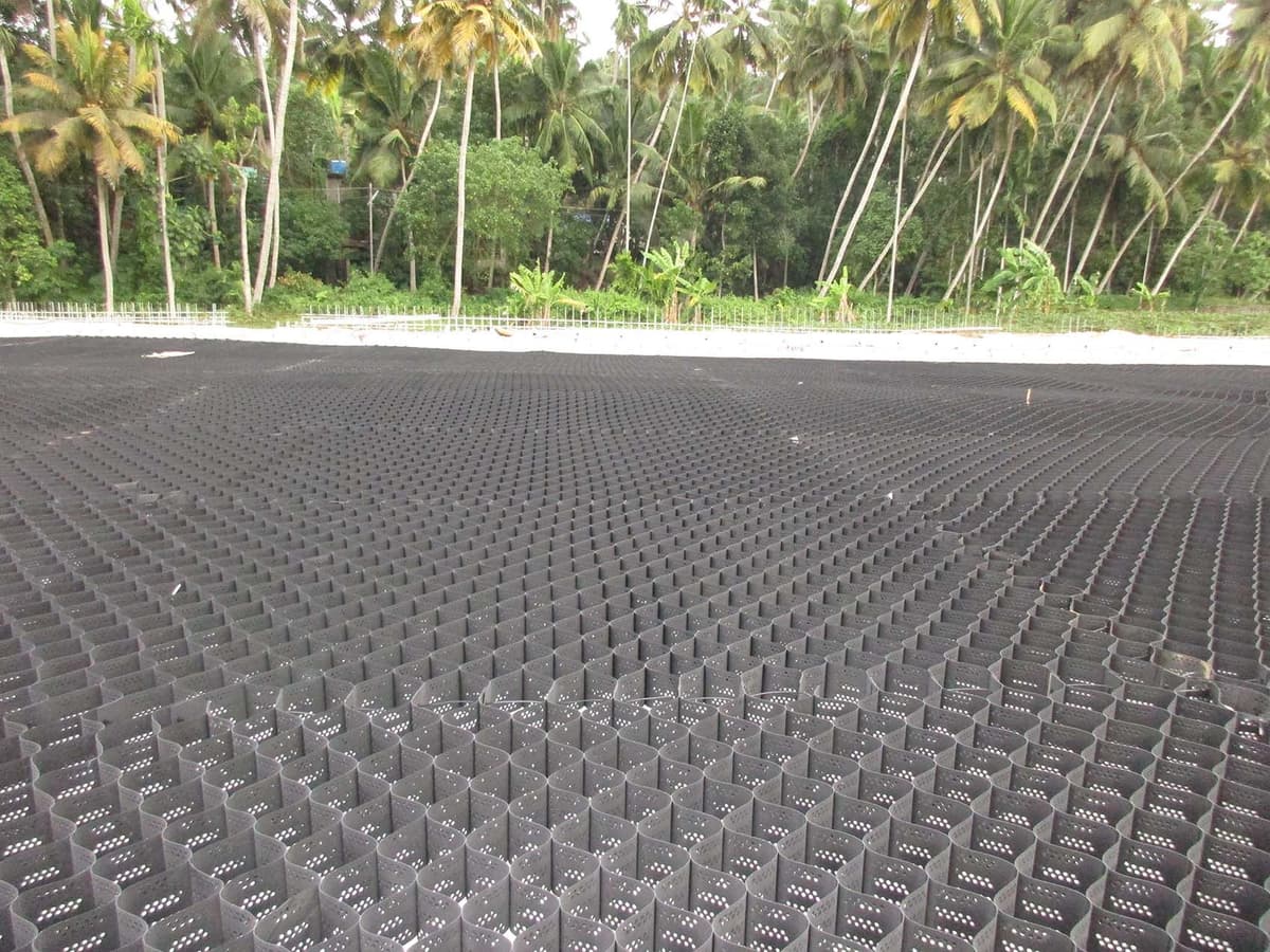 Ground improvement of port access roads using StrataWeb® geocells