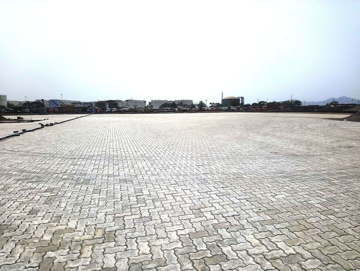 StrataWeb® geocells carries port traffic over clay sub grade in Navi Mumbai