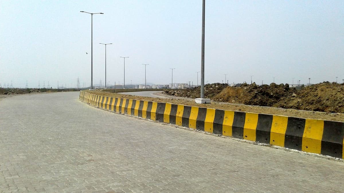 StrataWeb® geocells strengthens subgrade for approach road to container yards