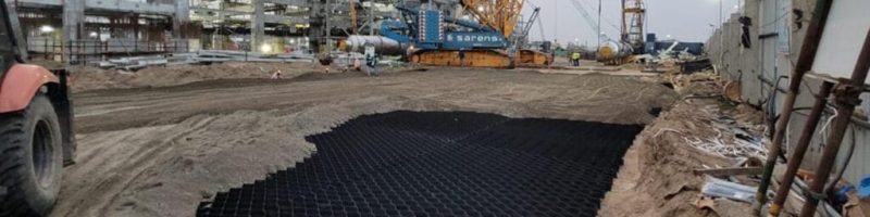 StrataWeb® geocells used for stabilization of crane's hardstand on clay soil